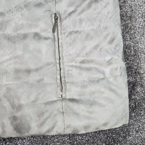 Chico's Silver Animal Print Metallic Faux Fur Collar Quilted Zip Vest Pockets - Picture 6 of 9